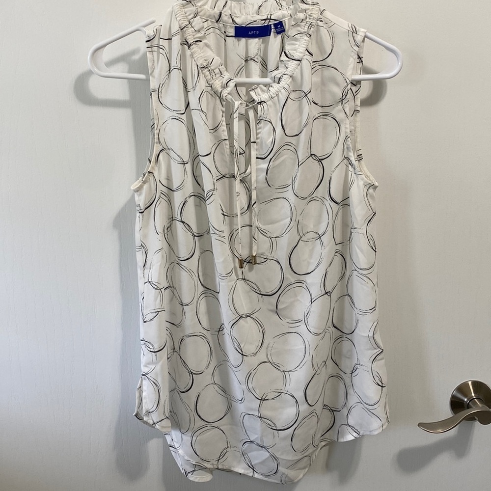 APT 9 Flowy Top White Circle Print